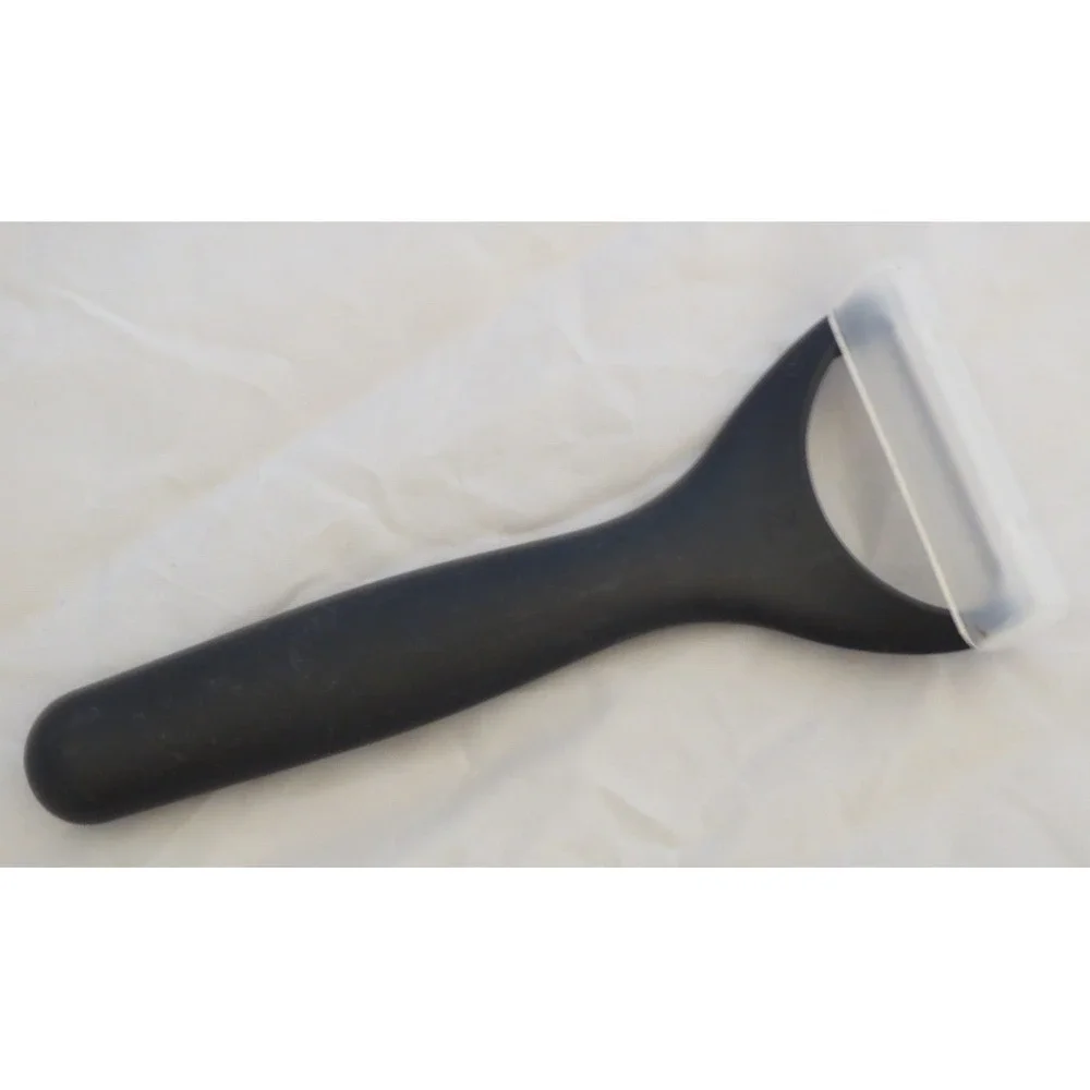 Pampered Chef Julienne‎ Peeler #1073 with Blade Guard